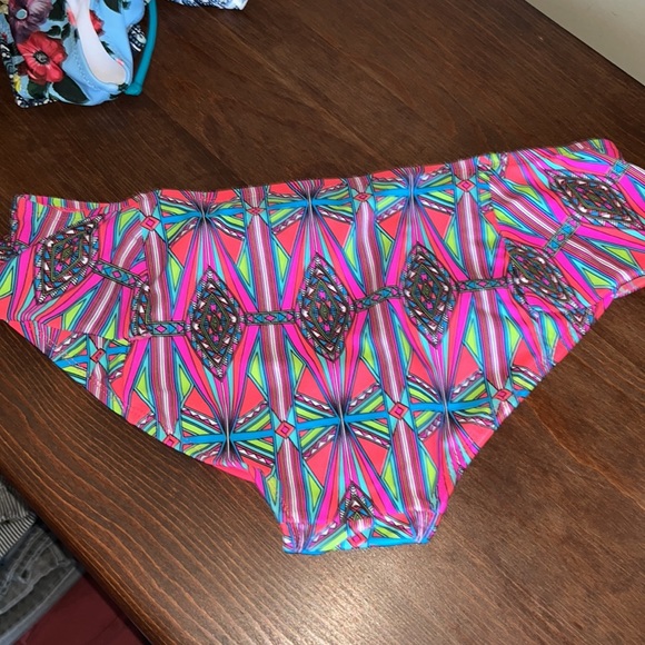 NWOT Swim Bottoms Size XL - Picture 3 of 3